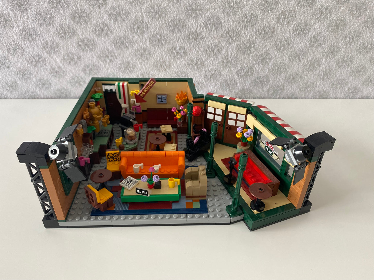 LEGO Ideas Friends: Central Perk (21319)