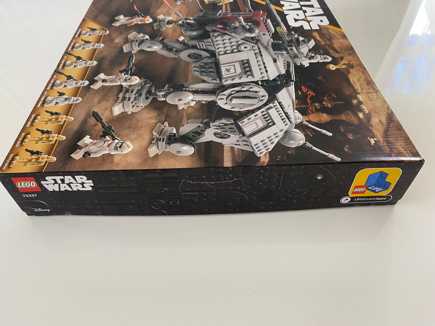 LEGO Star Wars AT-TE Walker (75337), Minifiguren von Mace Windu, Coleman Trebor, Clone Commander und zwei Clone Troopers, detailreicher AT-TE Walker mit beweglichen Beinen, drehbaren Kanonen und aufklappbarem Cockpit, baubare Modellkulisse der Star Wars Galaxis, 960 Teile.