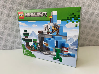 LEGO Minecraft Die Vereisten Gipfel (21243), Charaktere wie Steve, Alex, Eis-Golem und Eisbär, frostige Landschaft mit Schneeelementen, Gipfelplateau und funktionierendem Fahrstuhl, 1.003 Teile.