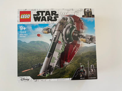 LEGO Star Wars Boba Fetts Starship (75312) Set mit Minifiguren von Boba Fett und Beskar Mandalorianer. Detailreiches Slave I Raumschiff mit beweglichen Flügeln und drehbarer Kabine. Baubare Modellkulisse der Star Wars Galaxis. 593 Teile für spannende Nachbildungen aus der Saga.