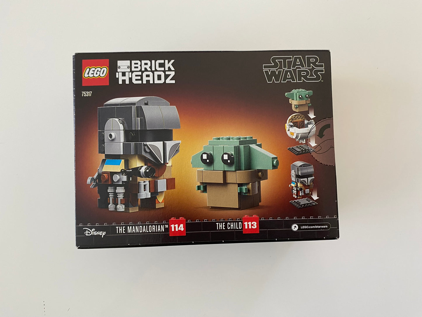 LEGO BrickHeadz Star Wars Der Mandalorianer und das Kind (75317), authentische Nachbildung von Din Djarin und Grogu, Blasterpistole und Blastergewehr, das Kind in schwebender Wiege mit verstellbaren Ohren.