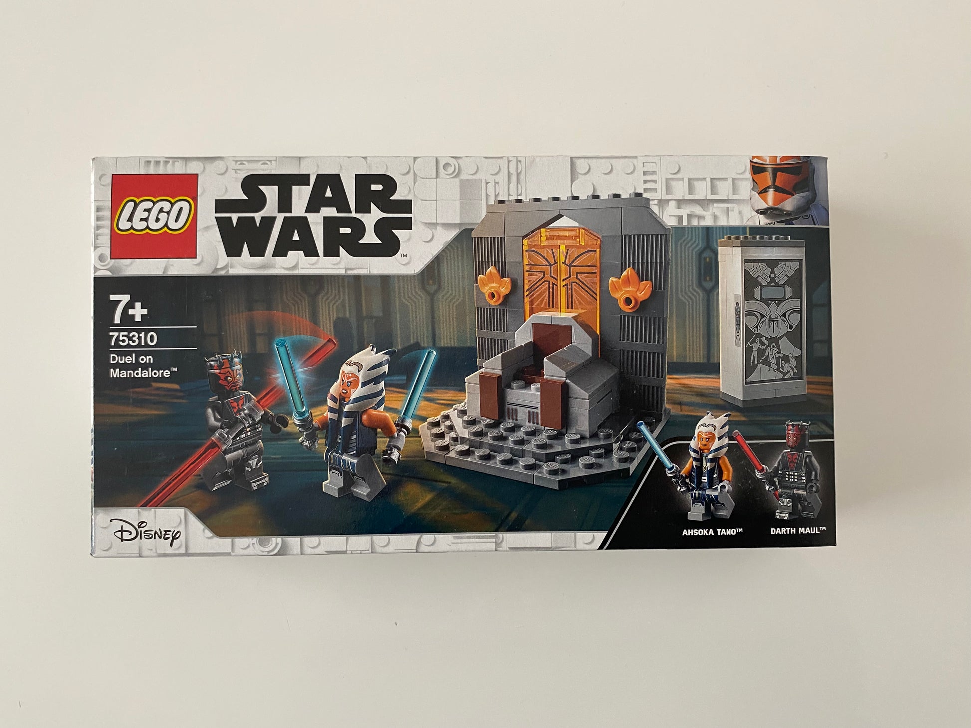 LEGO Star Wars Duell auf Mandalore (75310) Set mit Minifiguren von Ahsoka Tano und Darth Maul. Detailreiche Mandalorianische Szene mit Hindernissen und Verzierungen. 147 Teile für spannende Nachbildungen aus der Saga.