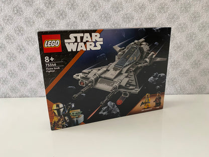 LEGO Star Wars Snubfighter der Piraten (75346) Set mit Minifiguren eines Piratenkapitäns und eines Piratenpiloten. Detailreicher Snubfighter mit anpassungsfähigen Flügeln und cockpit für eine Minifigur. Baubare Modellkulisse der Star Wars Galaxis. 366 Teile für spannende Nachbildungen aus der Saga.