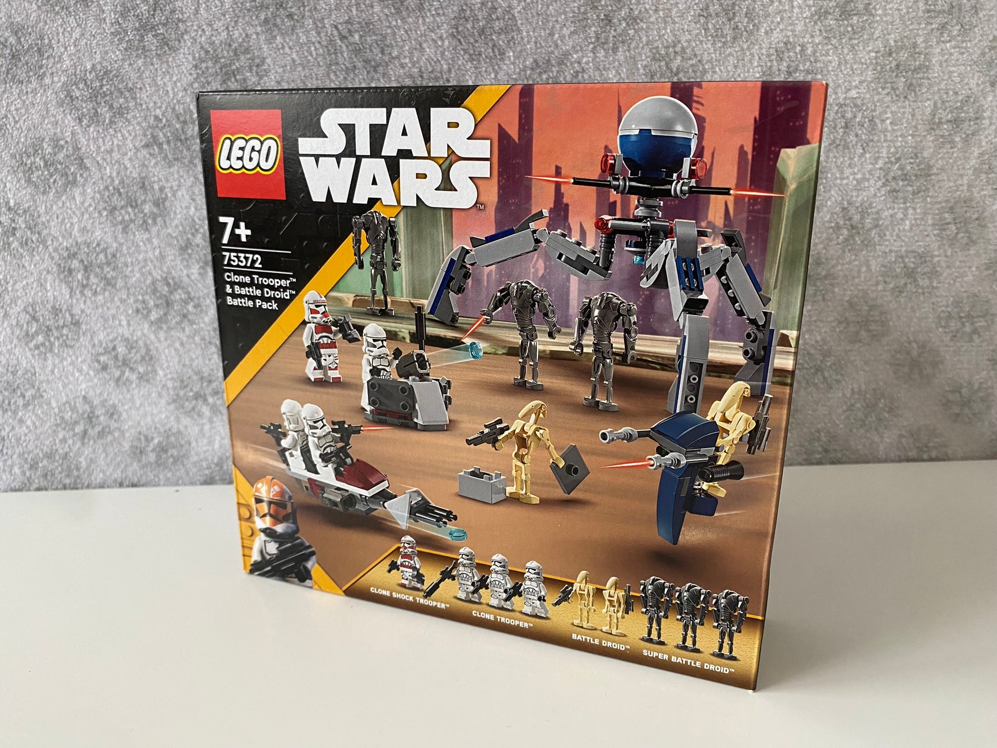 LEGO Star Wars Clone Trooper & Battle Droid Battle Pack (75372) Set mit Clone Troopers, Battle Droids und verschiedenen Fahrzeugen. Enthält digitale Bauanleitungen in der LEGO Builder App. Perfekt für actiongeladene Rollenspiele und Star Wars Fans.