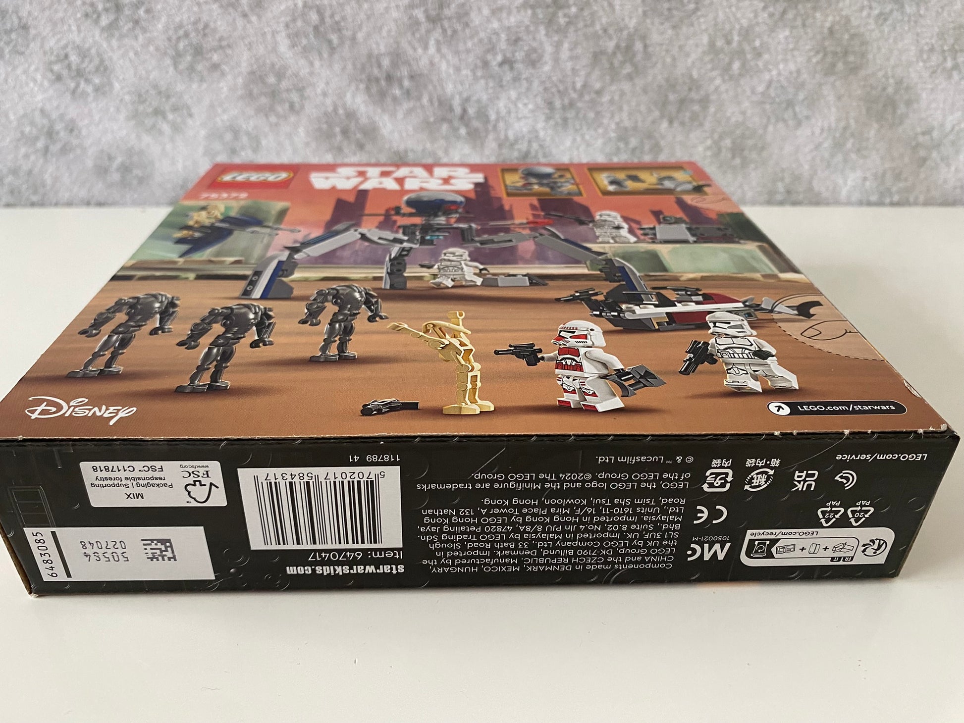 LEGO Star Wars Clone Trooper & Battle Droid Battle Pack (75372) Set mit Clone Troopers, Battle Droids und verschiedenen Fahrzeugen. Enthält digitale Bauanleitungen in der LEGO Builder App. Perfekt für actiongeladene Rollenspiele und Star Wars Fans.