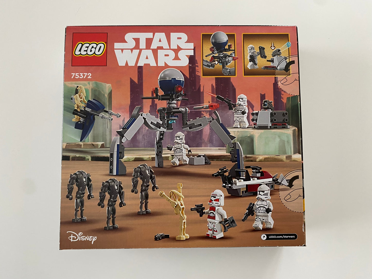 LEGO Star Wars Clone Trooper & Battle Droid Battle Pack (75372) Set mit Clone Troopers, Battle Droids und verschiedenen Fahrzeugen. Enthält digitale Bauanleitungen in der LEGO Builder App. Perfekt für actiongeladene Rollenspiele und Star Wars Fans.