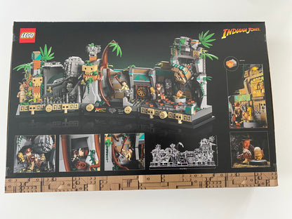 LEGO Indiana Jones Tempel des goldenen Götzen (77015) Set mit Indiana Jones, Satipo, Belloq und Hovitos-Krieger Minifiguren. Detailreiche Funktionen und authentische Details aus dem Film "Jäger des verlorenen Schatzes"