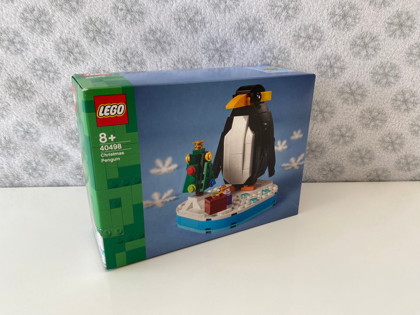 LEGO Icons Weihnachtspinguin (40498)