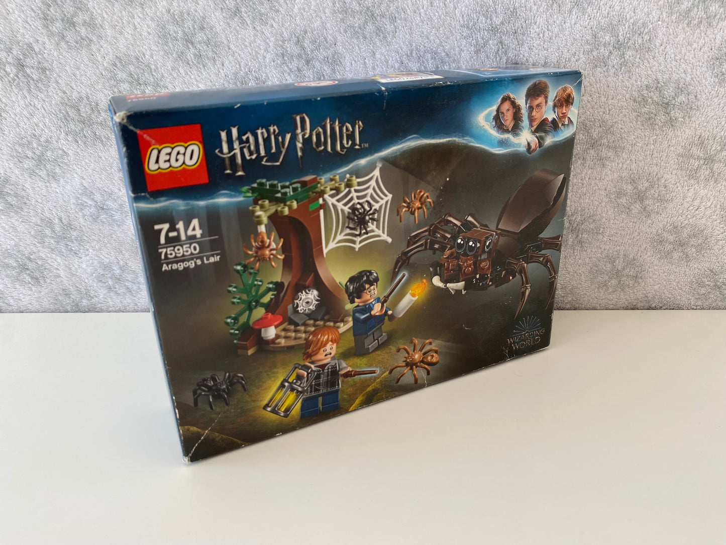 LEGO Harry Potter Aragog's Versteck (75950), Minifiguren von Harry Potter und Ron Weasley, Aragog mit beweglichen Beinen und Augen, Waldkulisse mit baubarem Baum und Spinnenwebe, 157 Teile.